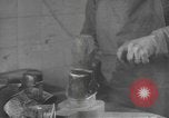 Standbild Mess Kit Reklamation Aktivitäten Zweiten Weltkrieg Europäische Theater, 1945, aus Sekunde 9 historischem Filmmaterial Videoclip 65675076670