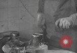 Standbild Mess Kit Reklamation Aktivitäten Zweiten Weltkrieg Europäische Theater, 1945, aus Sekunde 10 historischem Filmmaterial Videoclip 65675076670