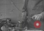 Standbild Mess Kit Reklamation Aktivitäten Zweiten Weltkrieg Europäische Theater, 1945, aus Sekunde 12 historischem Filmmaterial Videoclip 65675076670