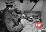 Standbild Mess Kit Reklamation Aktivitäten Zweiten Weltkrieg Europäische Theater, 1945, aus Sekunde 14 historischem Filmmaterial Videoclip 65675076670
