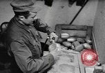 Standbild Mess Kit Reklamation Aktivitäten Zweiten Weltkrieg Europäische Theater, 1945, aus Sekunde 15 historischem Filmmaterial Videoclip 65675076670