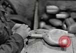 Standbild Mess Kit Reklamation Aktivitäten Zweiten Weltkrieg Europäische Theater, 1945, aus Sekunde 17 historischem Filmmaterial Videoclip 65675076670