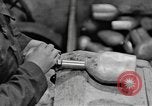 Standbild Mess Kit Reklamation Aktivitäten Zweiten Weltkrieg Europäische Theater, 1945, aus Sekunde 18 historischem Filmmaterial Videoclip 65675076670