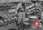 Standbild Mess Kit Reklamation Aktivitäten Zweiten Weltkrieg Europäische Theater, 1945, aus Sekunde 31 historischem Filmmaterial Videoclip 65675076670