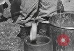 Standbild Mess Kit Reklamation Aktivitäten Zweiten Weltkrieg Europäische Theater, 1945, aus Sekunde 34 historischem Filmmaterial Videoclip 65675076670