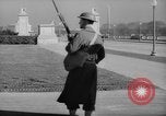 Standbild USA Guard Arlington Virginia USA, 1942, aus Sekunde 55 historischem Filmmaterial Videoclip 65675076677