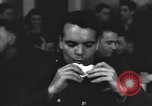 Standbild American Theatre Wing Stage Door Canteen in Washington DC Washington DC USA, 1943, aus Sekunde 10 historischem Filmmaterial Videoclip 65675076688