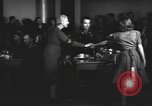 Standbild American Theatre Wing Stage Door Canteen in Washington DC Washington DC USA, 1943, aus Sekunde 13 historischem Filmmaterial Videoclip 65675076688