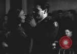 Standbild American Theatre Wing Stage Door Canteen in Washington DC Washington DC USA, 1943, aus Sekunde 32 historischem Filmmaterial Videoclip 65675076688