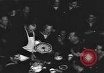 Standbild American Theatre Wing Stage Door Canteen in Washington DC Washington DC USA, 1943, aus Sekunde 35 historischem Filmmaterial Videoclip 65675076688