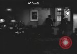 Standbild American Theatre Wing Stage Door Canteen in Washington DC Washington DC USA, 1943, aus Sekunde 59 historischem Filmmaterial Videoclip 65675076688