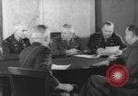 Standbild United States Army officers Washington DC USA, 1942, aus Sekunde 10 historischem Filmmaterial Videoclip 65675076695