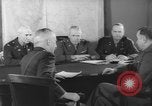 Standbild United States Army officers Washington DC USA, 1942, aus Sekunde 27 historischem Filmmaterial Videoclip 65675076695
