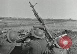 Standbild US-Truppen Feuer Anti Aircraft guns Frankreich, 1918, aus Sekunde 14 historischem Filmmaterial Videoclip 65675076715