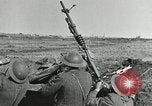 Standbild US-Truppen Feuer Anti Aircraft guns Frankreich, 1918, aus Sekunde 25 historischem Filmmaterial Videoclip 65675076715