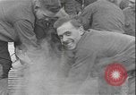 Standbild Geschirrspülen bei Ersten Weltkrieg Trainingslager United States USA, 1918, aus Sekunde 37 historischem Filmmaterial Videoclip 65675076733