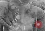 Standbild Geschirrspülen bei Ersten Weltkrieg Trainingslager United States USA, 1918, aus Sekunde 41 historischem Filmmaterial Videoclip 65675076733