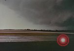 Image sombres nuages de tempête de vent majeur United States USA, 1958, de la seconde 45 séquences d'archives historiques vidéo 65675076790