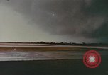 Image sombres nuages de tempête de vent majeur United States USA, 1958, de la seconde 48 séquences d'archives historiques vidéo 65675076790