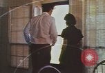 Immagine di Famiglia creazione di tornado piano di sicurezza United States USA, 1979, secondo 8 filmato di repertorio 65675076794