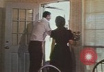 Immagine di Famiglia creazione di tornado piano di sicurezza United States USA, 1979, secondo 11 filmato di repertorio 65675076794