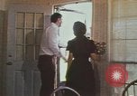 Immagine di Famiglia creazione di tornado piano di sicurezza United States USA, 1979, secondo 12 filmato di repertorio 65675076794