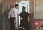 Immagine di Famiglia creazione di tornado piano di sicurezza United States USA, 1979, secondo 15 filmato di repertorio 65675076794