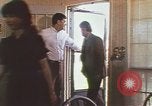 Immagine di Famiglia creazione di tornado piano di sicurezza United States USA, 1979, secondo 18 filmato di repertorio 65675076794
