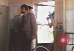 Immagine di Famiglia creazione di tornado piano di sicurezza United States USA, 1979, secondo 19 filmato di repertorio 65675076794