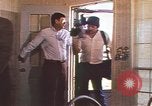 Immagine di Famiglia creazione di tornado piano di sicurezza United States USA, 1979, secondo 20 filmato di repertorio 65675076794