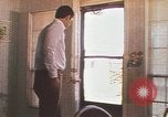 Immagine di Famiglia creazione di tornado piano di sicurezza United States USA, 1979, secondo 23 filmato di repertorio 65675076794
