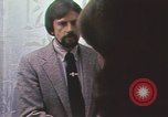 Immagine di Famiglia creazione di tornado piano di sicurezza United States USA, 1979, secondo 56 filmato di repertorio 65675076794