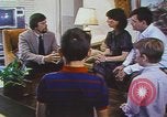 Immagine di Famiglia creazione di tornado piano di sicurezza United States USA, 1979, secondo 61 filmato di repertorio 65675076794