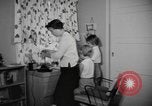 Standbild Evakuierungsübungen California United States USA, 1956, aus Sekunde 15 historischem Filmmaterial Videoclip 65675076816