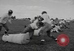 Standbild Fußball-Praxis Colorado United States USA, 1956, aus Sekunde 13 historischem Filmmaterial Videoclip 65675076819