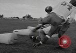 Standbild Fußball-Praxis Colorado United States USA, 1956, aus Sekunde 14 historischem Filmmaterial Videoclip 65675076819