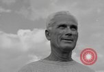 Standbild Fußball-Praxis Colorado United States USA, 1956, aus Sekunde 16 historischem Filmmaterial Videoclip 65675076819