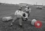 Standbild Fußball-Praxis Colorado United States USA, 1956, aus Sekunde 19 historischem Filmmaterial Videoclip 65675076819