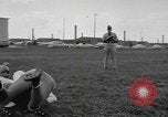 Standbild Fußball-Praxis Colorado United States USA, 1956, aus Sekunde 30 historischem Filmmaterial Videoclip 65675076819