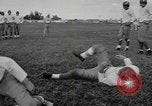 Standbild Fußball-Praxis Colorado United States USA, 1956, aus Sekunde 35 historischem Filmmaterial Videoclip 65675076819