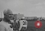 Standbild Fußball-Praxis Colorado United States USA, 1956, aus Sekunde 40 historischem Filmmaterial Videoclip 65675076819
