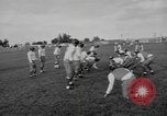 Standbild Fußball-Praxis Colorado United States USA, 1956, aus Sekunde 46 historischem Filmmaterial Videoclip 65675076819