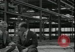 Standbild Ford Willow Run Flugzeuge Anlage Willow Run Michigan USA, 1945, aus Sekunde 15 historischem Filmmaterial Videoclip 65675076822
