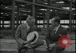 Standbild Ford Willow Run Flugzeuge Anlage Willow Run Michigan USA, 1945, aus Sekunde 21 historischem Filmmaterial Videoclip 65675076822