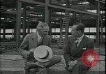 Standbild Ford Willow Run Flugzeuge Anlage Willow Run Michigan USA, 1945, aus Sekunde 22 historischem Filmmaterial Videoclip 65675076822