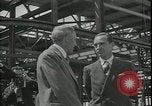 Standbild Ford Willow Run Flugzeuge Anlage Willow Run Michigan USA, 1945, aus Sekunde 24 historischem Filmmaterial Videoclip 65675076822