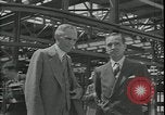 Standbild Ford Willow Run Flugzeuge Anlage Willow Run Michigan USA, 1945, aus Sekunde 31 historischem Filmmaterial Videoclip 65675076822