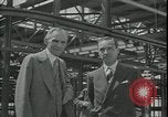 Standbild Ford Willow Run Flugzeuge Anlage Willow Run Michigan USA, 1945, aus Sekunde 32 historischem Filmmaterial Videoclip 65675076822