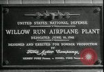 Standbild Ford Willow Run Flugzeuge Anlage Willow Run Michigan USA, 1945, aus Sekunde 43 historischem Filmmaterial Videoclip 65675076822