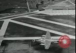 Standbild Ford Willow Run Flugzeuge Anlage Willow Run Michigan USA, 1945, aus Sekunde 53 historischem Filmmaterial Videoclip 65675076822